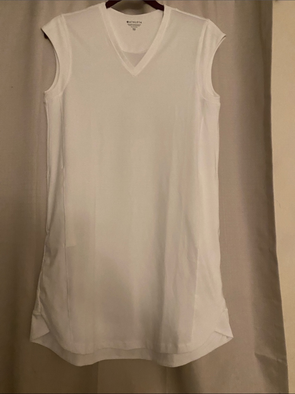 Athleta White V-Neck Sleeveless Tunic
